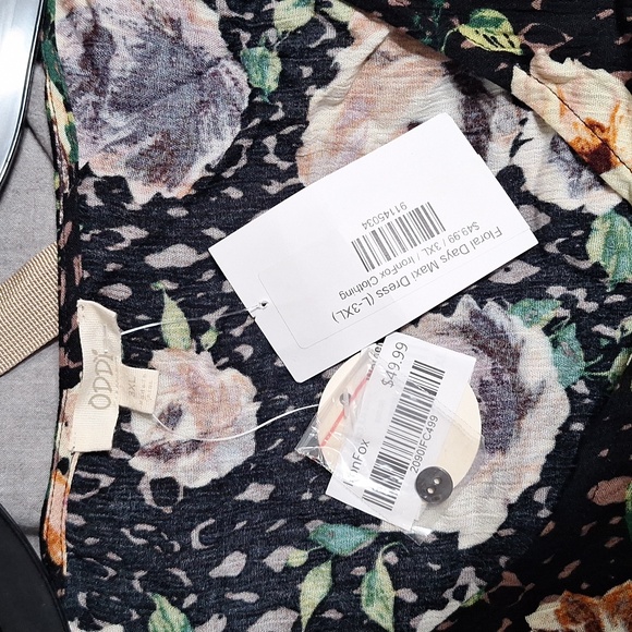 NWT Floral Maxi dress - Picture 2 of 2